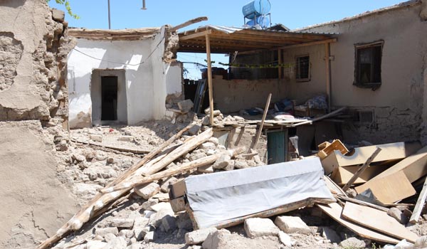 TEK ODALI KERPİÇ EVDE HAYAT MÜCADELESİ