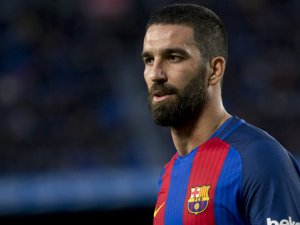 Arda Turan antrenmanda sakatlandı