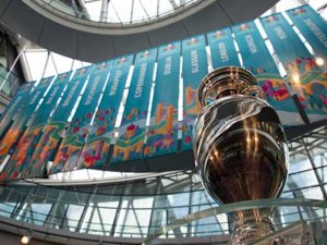 Rıdvan Dilmen Türkiye'nin, UEFA 2024 ev sahipliği için aday olduğunu açıkladı