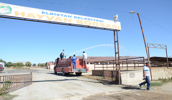 ELBİSTAN HAYVAN BORSASI DEZENFEKTE EDİLDİ