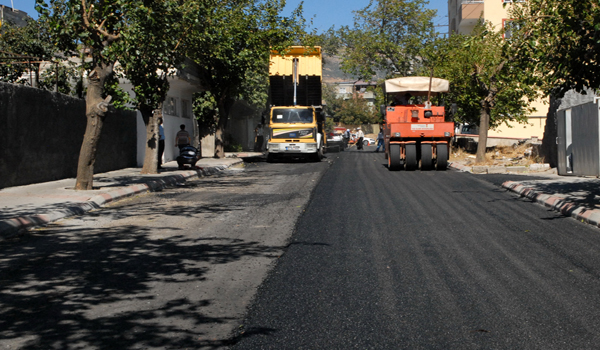 MEHMET AKİF MAHALLESİ DE ASFALTLANIYOR