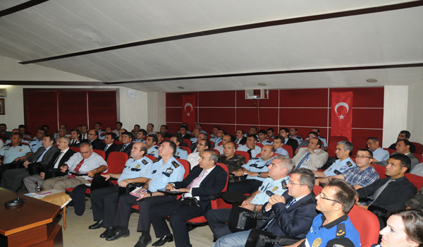 İDARİ KADROYA EĞİTİM SEMİNERİ