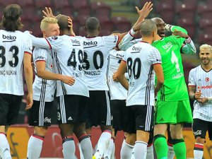 Beşiktaş 30 Nisan'da Fenerbahçe'yi yenip şampiyonluk turu atmayı planlıyor