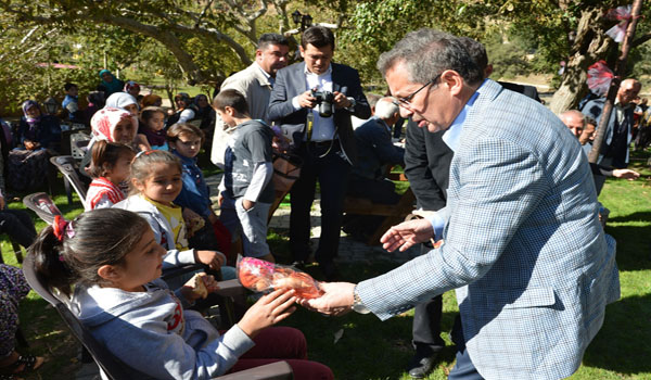 BAŞKAN POYRAZ HAFTA SONU AÇILIŞLARA KATILDI
