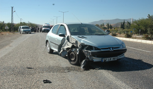TÜRKOĞLU'NDA TRAFİK KAZASI 1 YARALI