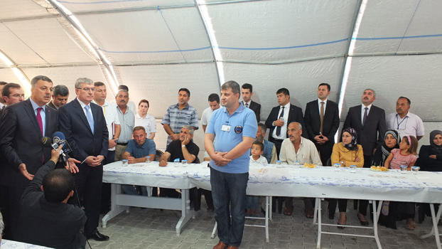 TPB BAŞKANI NEVZAT PAKDİL, İSLAM ALEMİNDE YOKSULLUĞUN SEBEBİNİN SAVAŞLAR, İÇ ÇATIŞMALAR VE DARBELER OLDUĞUNU SÖYLEDİ