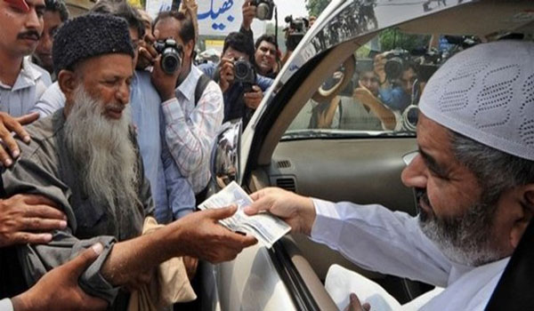 DÜNYANIN EN ZENGİN DİLENCİSİ