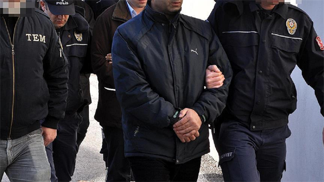 Terör operasyonunda 12 kişi enselendi