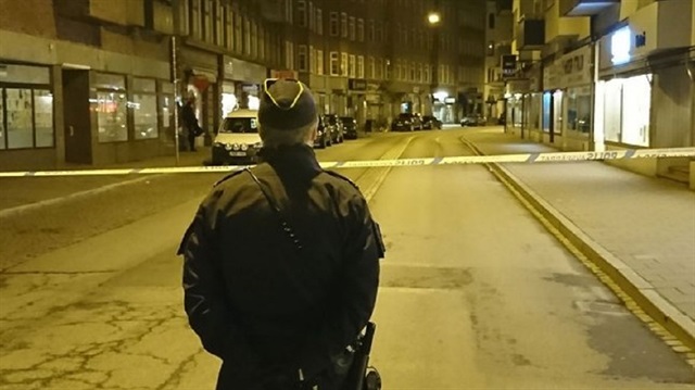 İsveç'te 'şüpheli paket' caddeyi kapattırdı