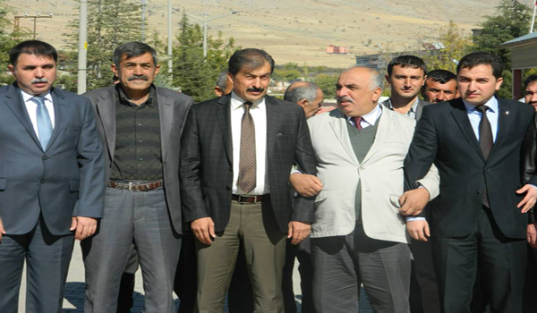 ASLAN GECE GÜNDÜZ EKİNÖZÜ İÇİN ÇALIŞIYOR