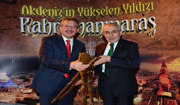 EKREM ERDEM BİR DİZİ İNCELEMELERDE BULUNDU