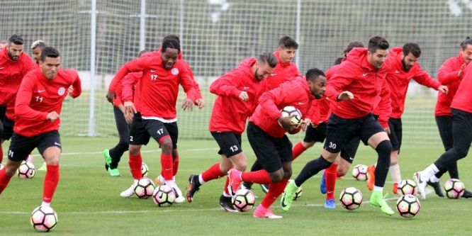 Antalyaspor’da çalışmalar devam ediyor