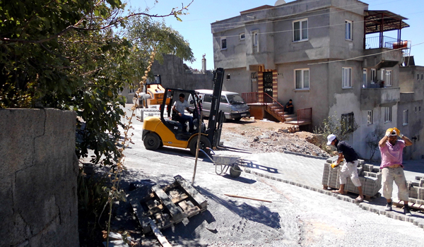 SOKAKLARA KİLİT PARKE DÖŞENDİ