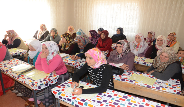 80 YAŞINDA KUR'AN-I KERİM ÖĞRENDİ