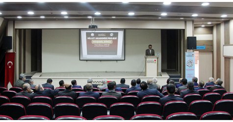 Millet Akademisinde derslere devam