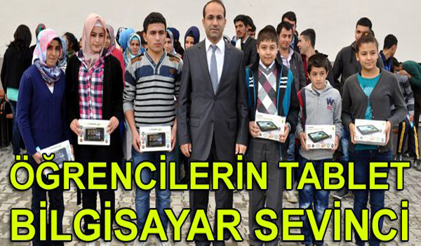 ÖĞRENCİLERİN TABLET BİLGİSAYAR SEVİNCİ