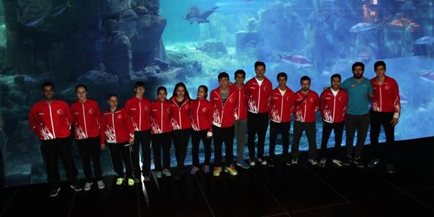 Milliler İstanbul Akvaryum'da su altı dünyasını keşfetti