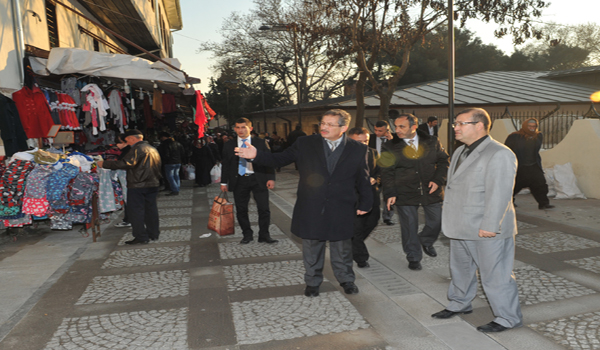 BAŞKAN POYRAZ ÇARŞILARDA İNCELEDİ