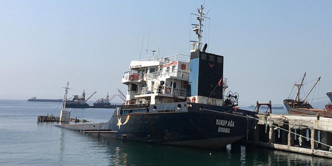Kartal sahilinde gemi battı