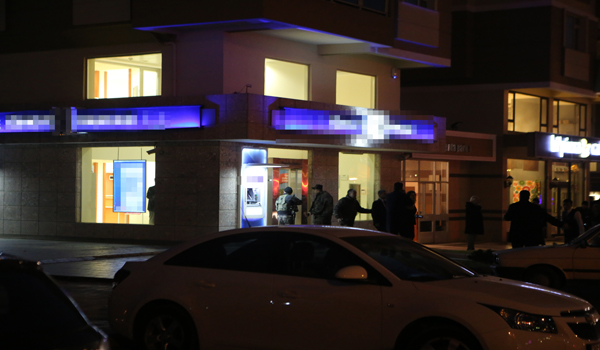 BANKADA BOMBA PANİĞİ.