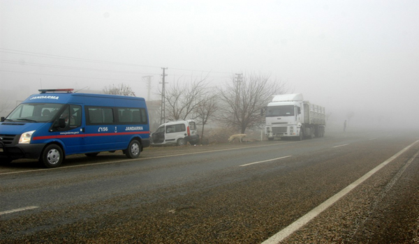 KAHRAMANMARAŞ'TA SİS KAZAYA YOL AÇTI: 2 YARALI