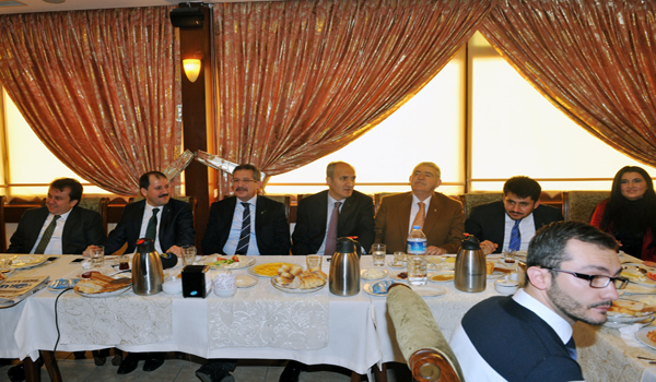 BAŞKAN POYRAZ AK PARTİ YÖNETİMİNE BAŞARILAR DİLEDİ