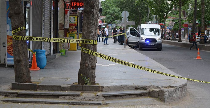 Diyarbakır’da şüpheli çanta paniğe neden oldu