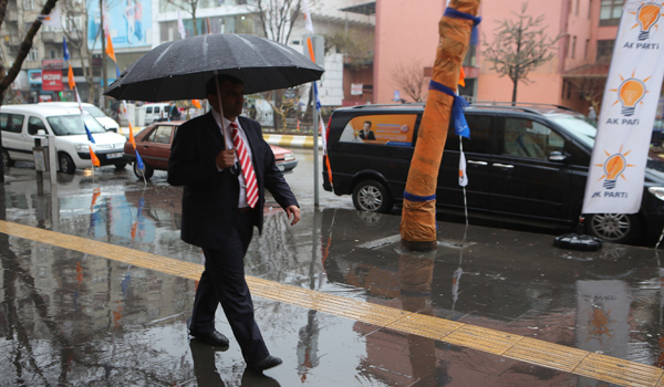 KAHRAMANMARAŞ'TA YAĞMUR SEVİNCİ