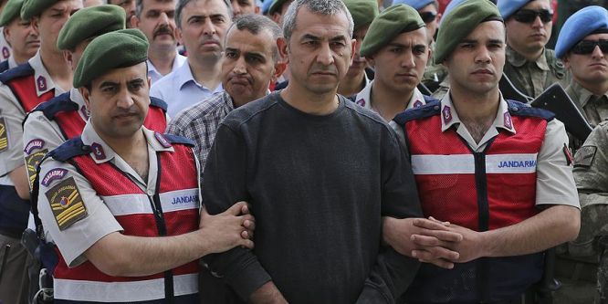 Darbe planlayıcılarının savunmaları alınıyor