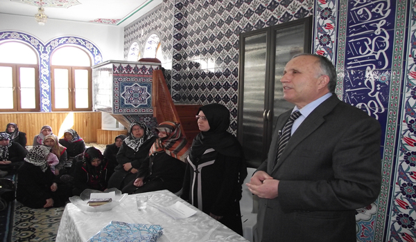 İSLAMDA KADININ YERİ ANLATILDI