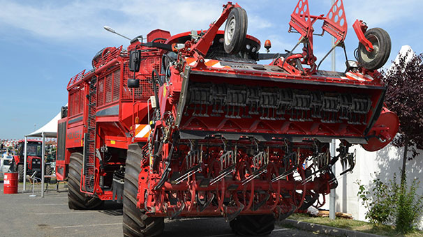 Gören dönüp bir daha baktı!