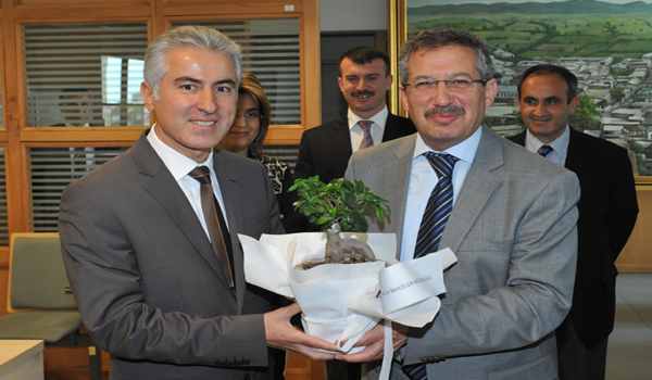 BAŞKAN POYRAZ PERSONELDEN HELALLİK İSTEDİ