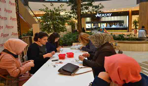 KAHRAMANMARAŞLILAR TAKILARINI PİAZZA'DA TASARLIYOR