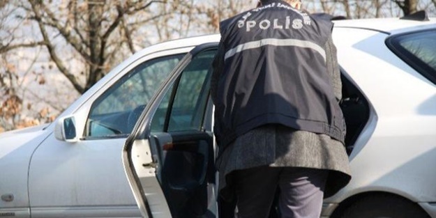 Polise satmak isterken yakalandı
