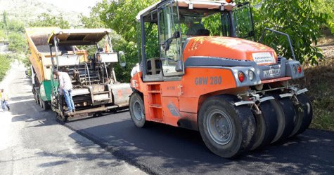 Muhtarlardan asfalt teşekkürü