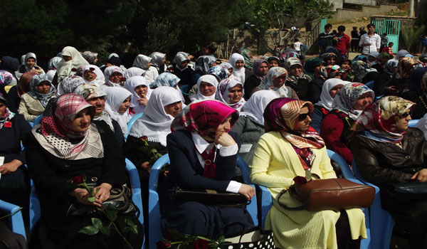 ÖNSEN KASABASINDA DUYGUSAL KUTLU DOĞUM