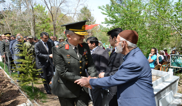 ŞEHİT KEMAL ÖZDOĞAN, MEZARI BAŞINDA ALINDI