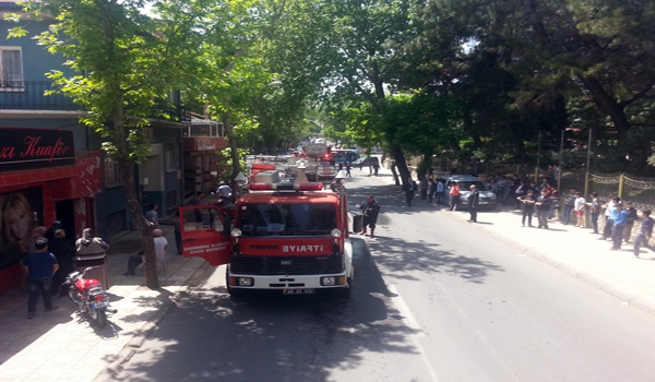 ŞEHİT EVLİYA MAHALLESİNDEKİ EV YANGINI BÜYÜMEDEN SÖNDÜRÜLDÜ