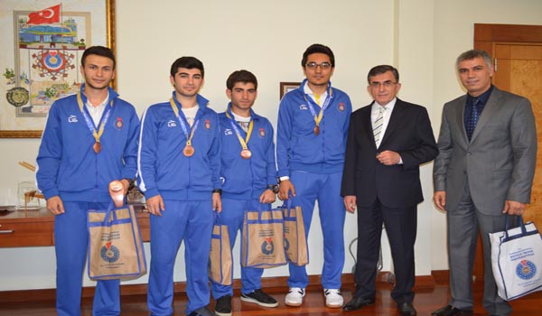 KSÜ MASA TENİSİNDE TÜRKİYE ÜÇÜNCÜSÜ OLDU