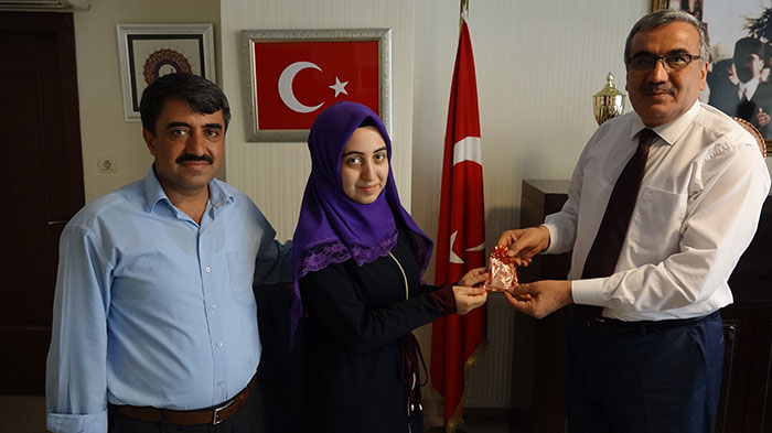 Müftü Sürgeç, “Gönlünüz kalbiniz kendi ülkenizle beraber atsın”