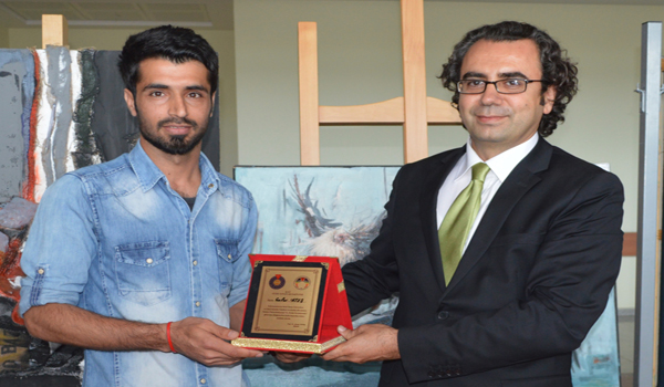 HASTANE FUAYE ALANINDAKİ SERGİ İLGİ ODAĞI OLDU