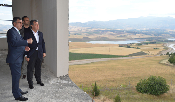 İŞ ADAMI KURTUL YAPTIRDIĞI FAKÜLTENİN İNŞAATINI GEZDİ