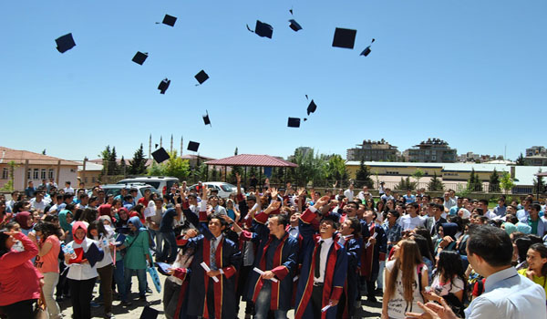MİLLİ EĞİTİM MÜDÜR YARDIMCILARI MEZUNİYET VE KARNE TÖRENİNE KATILDI