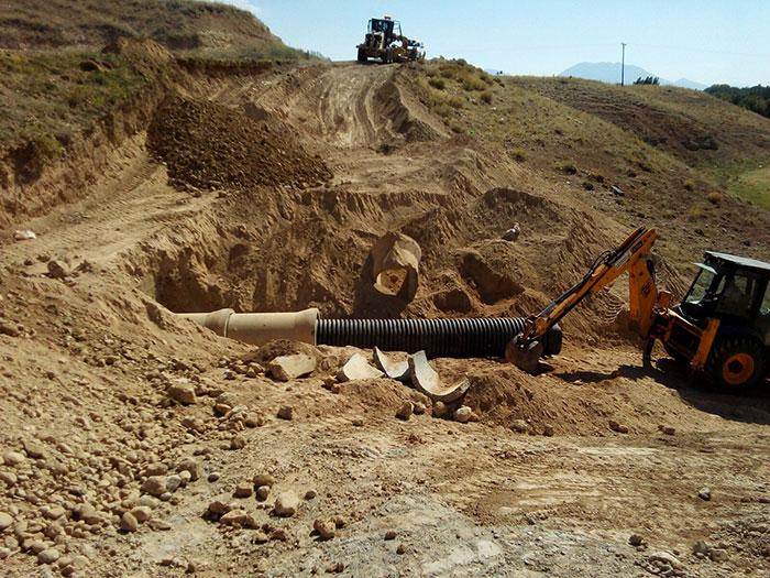 Büyükşehir demircilik-Türkören yolu’nda