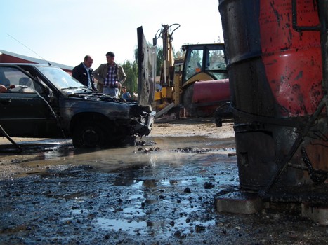 ARAÇ YANGINI KORKU SAÇTI