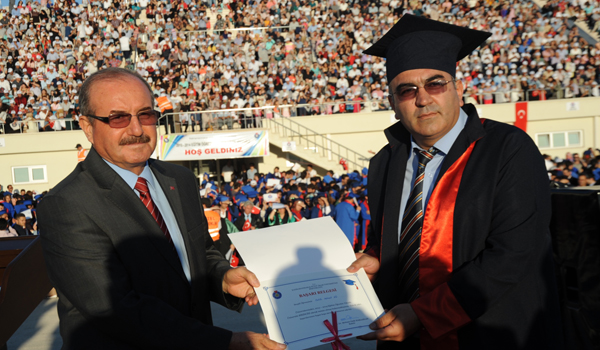 2013-2014 YILI MEZUNİYET TÖRENİNDE 3500 KEP HAVAYA ATILDI