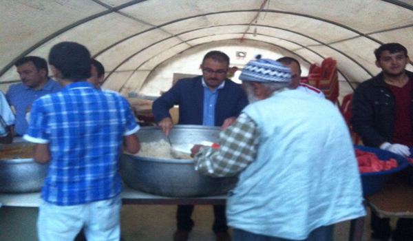 BAŞKAN GÜVEN İLK ORUCU RAMAZAN ÇADIRINDA AÇTI