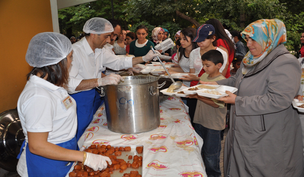 ELBİSTAN'DA RAMAZAN SOKAĞI AÇILDI
