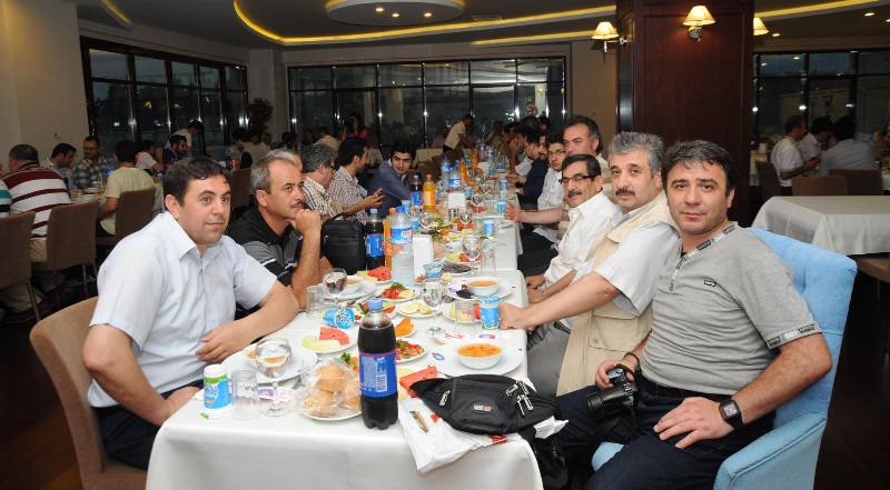 KSÜ YÖNETİMİ İFTAR YEMEĞİNDE BASINLA BİR ARAYA GELDİ