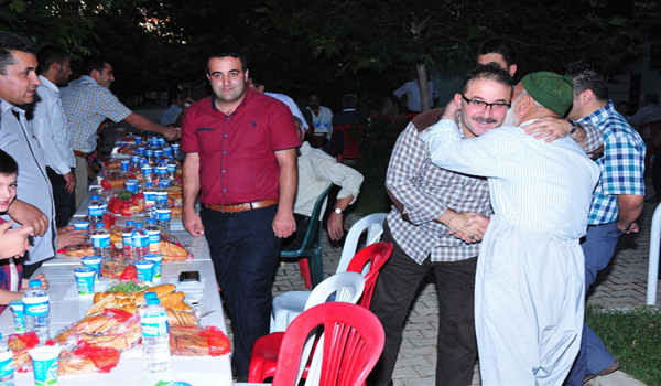 AFŞİN BELEDİYESİ ÇOBANBEYLİ MAHALLESİ İLE İFTARDA BULUŞTU